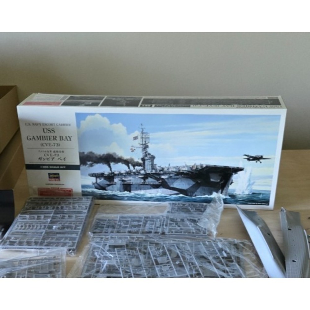 Hasegawa 1/350 USS Gambier Bay (CVE-73) with poster